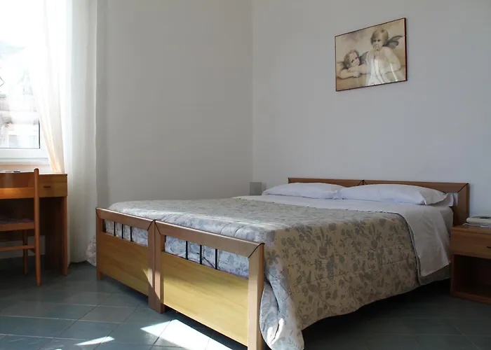 酒店 伊斯佩里亚酒店 3*