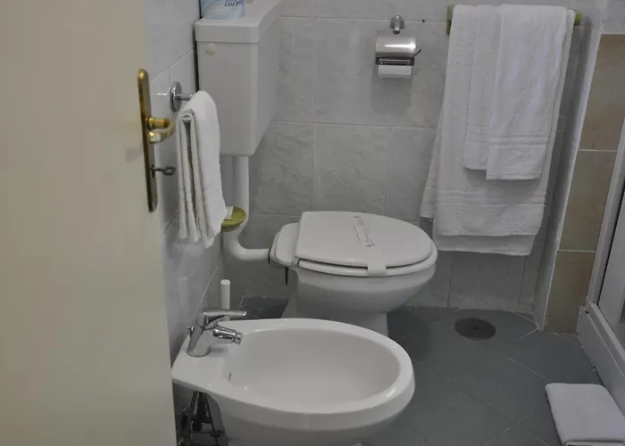 伊斯佩里亚酒店