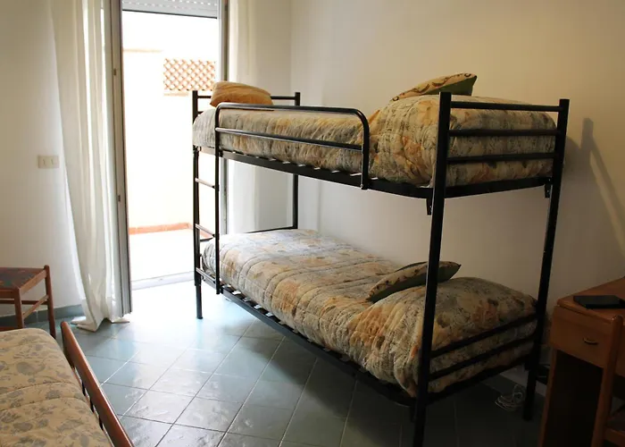 伊斯佩里亚酒店 3* 卡普里