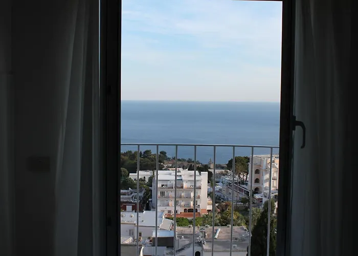 伊斯佩里亚酒店 3* 卡普里