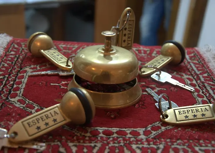 伊斯佩里亚酒店 3* 卡普里