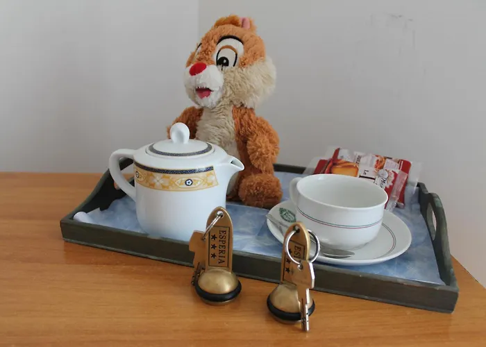 伊斯佩里亚酒店 3*